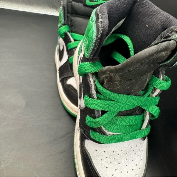 Toddler Nike Air Jordan 1 Retro High OG 'Lucky Green' Sneakers Sz 6C FD1413-031 - Picture 5 of 15